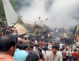 كارثة جديدة.. 160 قتيلاً بتحطم طائرة هندية بمطار مانغلور!!  صورة رقم 1