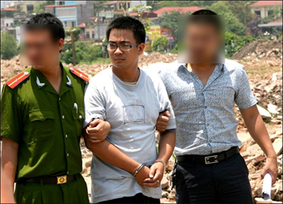 فيتنامي يقطع رأس واصابع صديقته ويلقيها بالنهر لانه غضب!!  صورة رقم 1