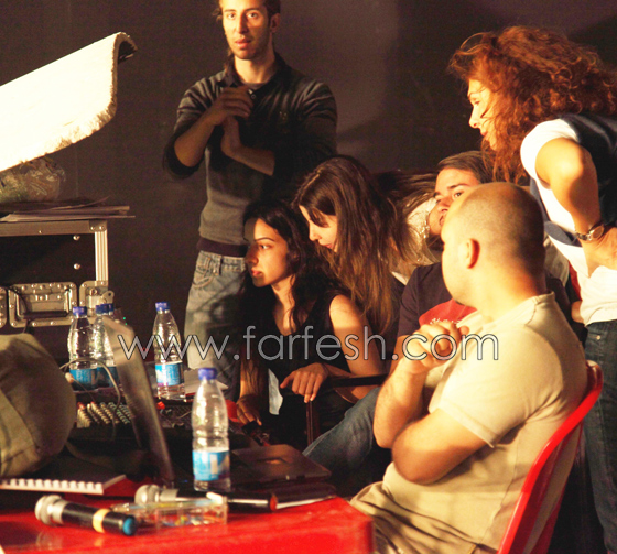 مسلسلات اون لاين يكشف.. نانسي عجرم تدعم رامي ببطاقات شحن!! صورة رقم 9