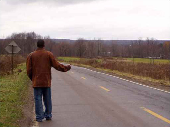 مصري يهرب الى الصحراء للتخلص من نفقات مطلقتيه! صورة رقم 1 مصري يهرب الى الصحراء للتخلص من نفقات مطلقتيه! صورة رقم 1