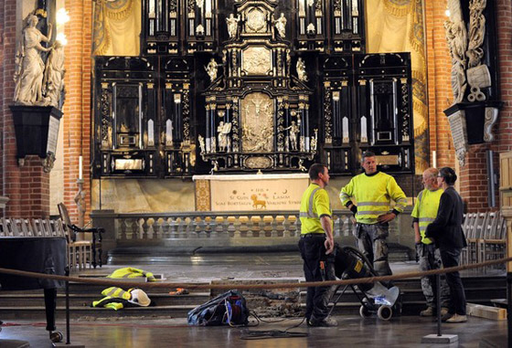 زفاف أميرة السويد.. 1100 داخل الكنيسة والبقية عبر الشاشة!! صورة رقم 3 زفاف أميرة السويد.. 1100 داخل الكنيسة والبقية عبر الشاشة!! صورة رقم 3