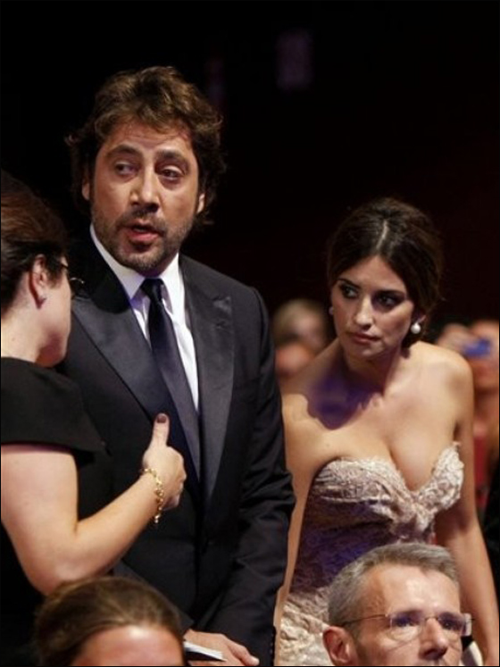 سلمى حايك تلفت الانظار بأناقتها في مهرجان كان!  صورة رقم 26