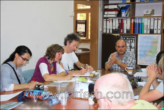 اطلاع وفد من أكبر نقابة عمالية بلجيكية على معاناة المواطنين العرب في اسرائيل صورة رقم 3