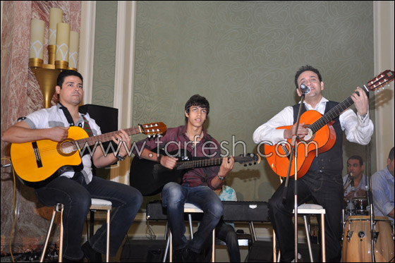 وسط زوجته وولديه.. مصطفى قمر يطلق ألبومه بحضور النجوم    صورة رقم 27