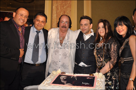 وسط زوجته وولديه.. مصطفى قمر يطلق ألبومه بحضور النجوم    صورة رقم 7