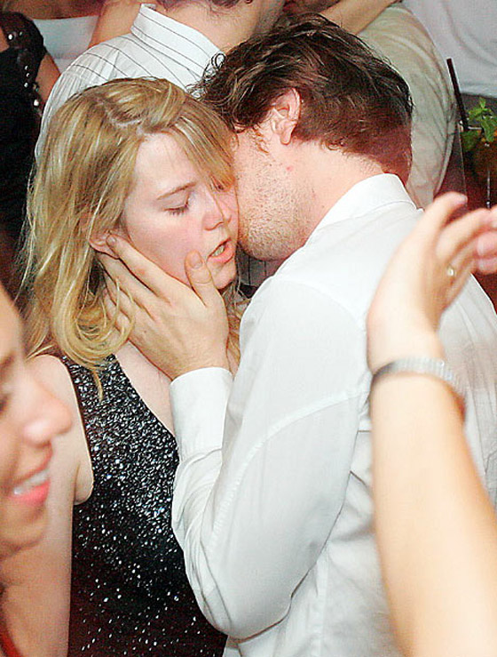 هربت من مختطفها بعد 8 سنوات وأخرى أنجبت من والدها 7 أولاد! صورة رقم 2 هربت من مختطفها بعد 8 سنوات وأخرى أنجبت من والدها 7 أولاد! صورة رقم 2