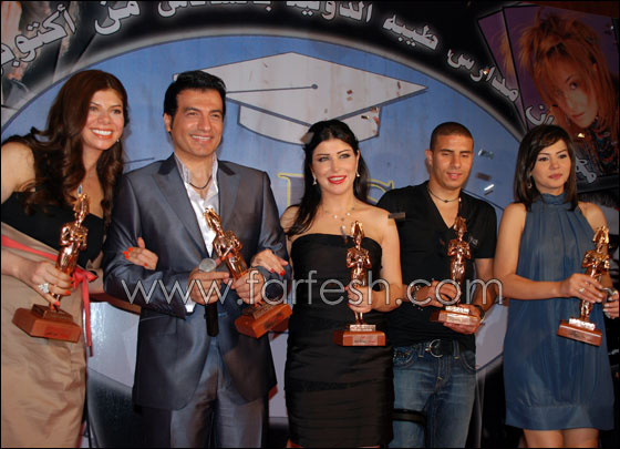 مسلسلات اون لاين في حفل تكريم النجوم بمدرسة طيبة  صورة رقم 5