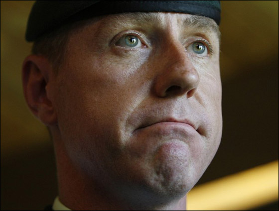 إقالة قائد القوّات الكندية بعد فضيحة جنسيّة!! صورة رقم 3 إقالة قائد القوّات الكندية بعد فضيحة جنسيّة!! صورة رقم 3