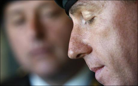 إقالة قائد القوّات الكندية بعد فضيحة جنسيّة!! صورة رقم 4 إقالة قائد القوّات الكندية بعد فضيحة جنسيّة!! صورة رقم 4