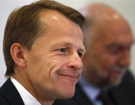 دفع 40 ألف جنيه من اموال الدولة لسكن شريكه المثليّ صورة رقم 1