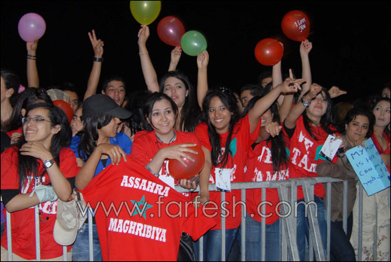 الجمهور المغربي يردد أغاني تامر الجديدة في 