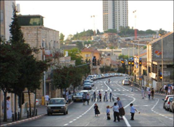 في الجزائر يعيشون في الجزائر يعيشون
