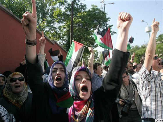 مظاهرات حول العالم تضامنا مع مظاهرات حول العالم تضامنا مع