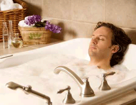 يمنية خيرت زوجها: اما الطلاق او الاستحمام والصلاة! صورة رقم 1