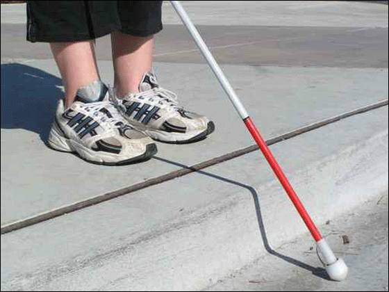 شر البلية ما يضحك: مخالفة سير لكفيف! صورة رقم 1