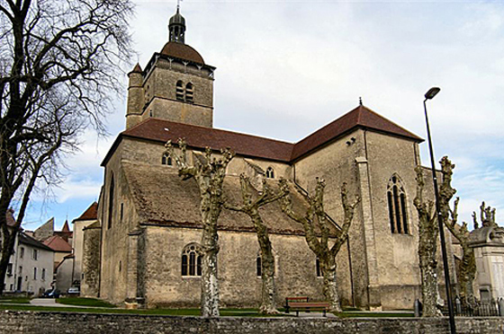 طفلة تشعل النيران في الكنيسة إنتقاماً من الملائكة!!  صورة رقم 1