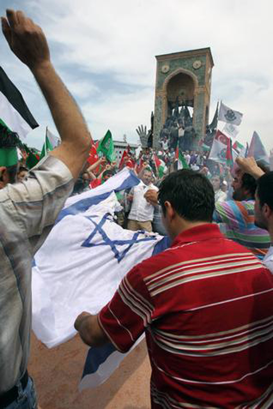 مظاهرات حول العالم تضامنا مع مظاهرات حول العالم تضامنا مع