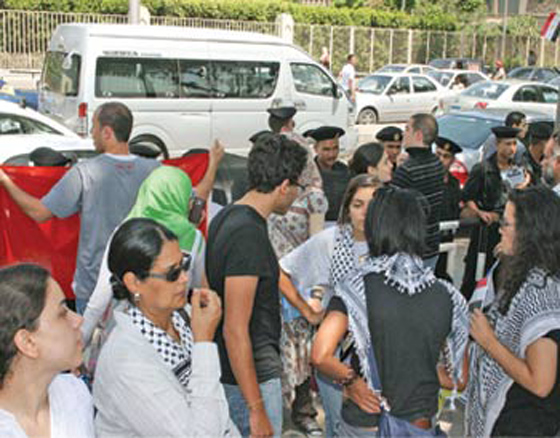 مظاهرات حول العالم تضامنا مع مظاهرات حول العالم تضامنا مع