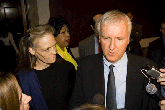 الإدارة الأمريكية تستعين بمخرج أفاتار لحل أزمة تسرب النفط  صورة رقم 2