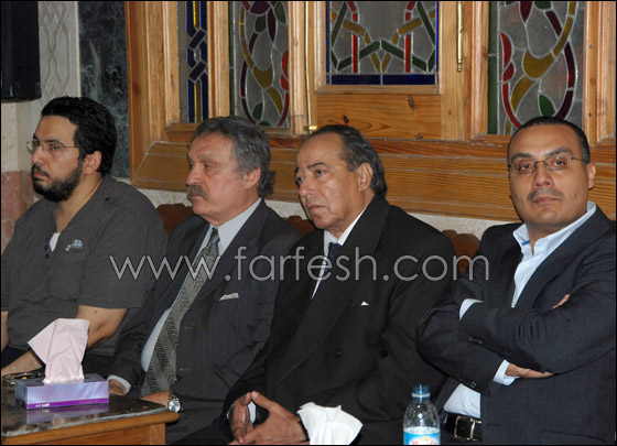 مسلسلات اون لاين يرصد لحظات الدموع في وداع أسامه أنور عكاشة    صورة رقم 9