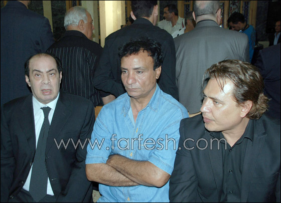 مسلسلات اون لاين يرصد لحظات الدموع في وداع أسامه أنور عكاشة    صورة رقم 8