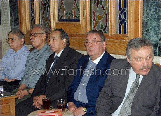 مسلسلات اون لاين يرصد لحظات الدموع في وداع أسامه أنور عكاشة    صورة رقم 6