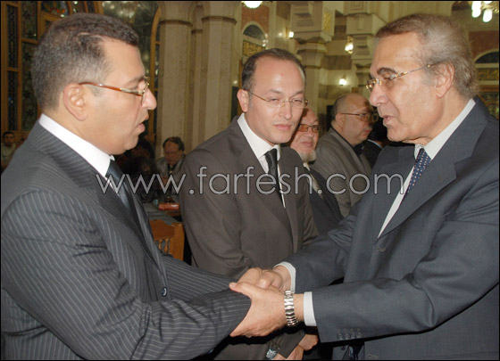 مسلسلات اون لاين يرصد لحظات الدموع في وداع أسامه أنور عكاشة    صورة رقم 3