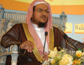 أستاذ شريعة يعتبر تعليم الذكور من قبل نساء 