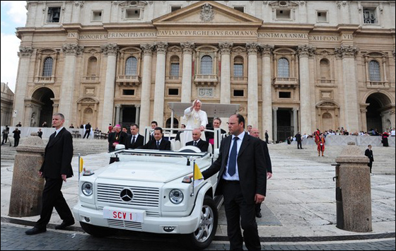 البابا: العنف تجاه اسطول الحرية سيؤدي للمزيد من العنف!  صورة رقم 9