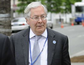 ونعم المسؤولين.. محافظ يتنازل عن زيادة في راتبه! صورة رقم 1 ونعم المسؤولين.. محافظ يتنازل عن زيادة في راتبه! صورة رقم 1