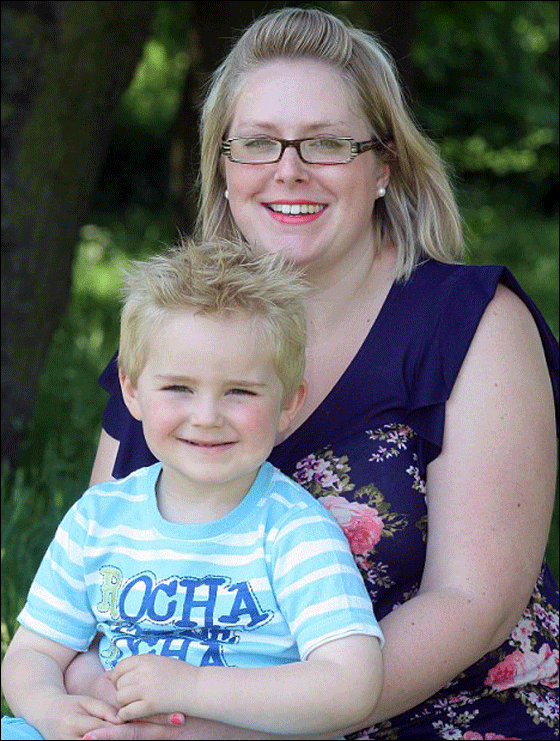 حذاء عازل ينقذ طفلا من الموت بصعقة كهربائية! صورة رقم 2 حذاء عازل ينقذ طفلا من الموت بصعقة كهربائية! صورة رقم 2