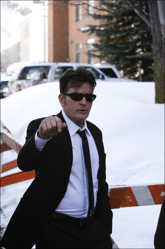 سجن 5 نجوم بانتظار نجم هوليوود تشارلي شين!! صورة رقم 5 سجن 5 نجوم بانتظار نجم هوليوود تشارلي شين!! صورة رقم 5