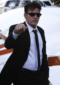 سجن 5 نجوم بانتظار نجم هوليوود تشارلي شين!! صورة رقم 1 سجن 5 نجوم بانتظار نجم هوليوود تشارلي شين!! صورة رقم 1