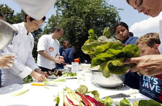 ميشيل أوباما تجمع 500 طباخ في البيت الأبيض صورة رقم 15 ميشيل أوباما تجمع 500 طباخ في البيت الأبيض صورة رقم 15