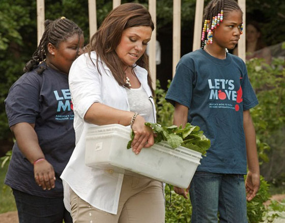 ميشيل أوباما تجمع 500 طباخ في البيت الأبيض صورة رقم 6 ميشيل أوباما تجمع 500 طباخ في البيت الأبيض صورة رقم 6