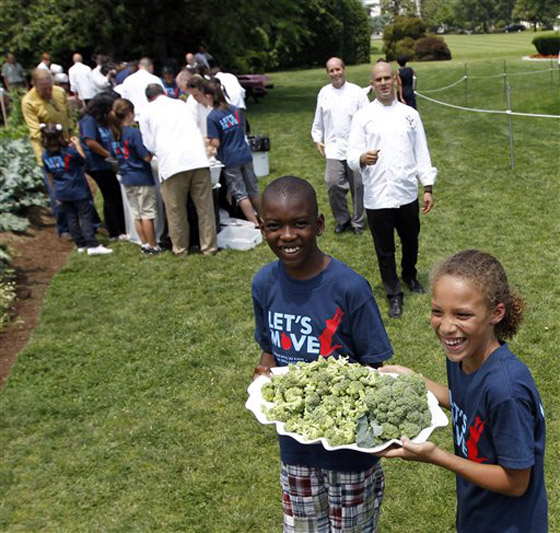 ميشيل أوباما تجمع 500 طباخ في البيت الأبيض صورة رقم 7 ميشيل أوباما تجمع 500 طباخ في البيت الأبيض صورة رقم 7