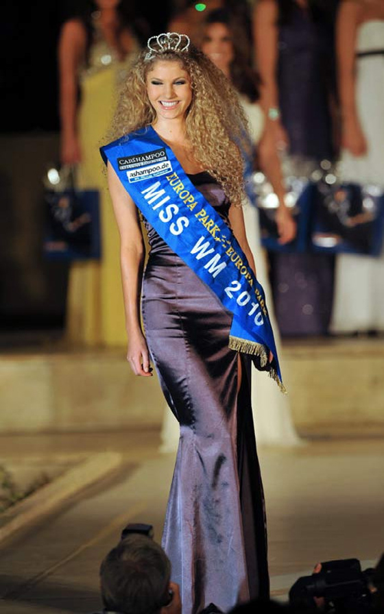 ممثلة الأرجنتين.. ملكة جمال المونديال للعام 2010!  صورة رقم 3
