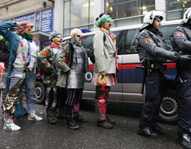 المهرجون يدافعون عن سمعتهم بتظاهرة في شوارع سلفادور  صورة رقم 1