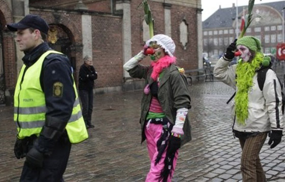 المهرجون يدافعون عن سمعتهم بتظاهرة في شوارع سلفادور  صورة رقم 8