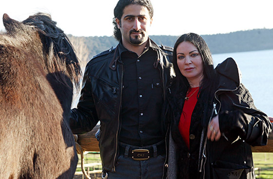 قريبا سيكون لأسامة بن لادن حفيد بريطاني!  صورة رقم 2