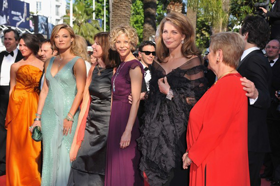 الملكة الأردنية نور تدوس سجادة هوليوود الحمراء بفيلم وثائقي صورة رقم 7 الملكة الأردنية نور تدوس سجادة هوليوود الحمراء بفيلم وثائقي صورة رقم 7