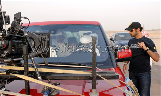 الفنان عبد المجيد عبد الله يصوّر 