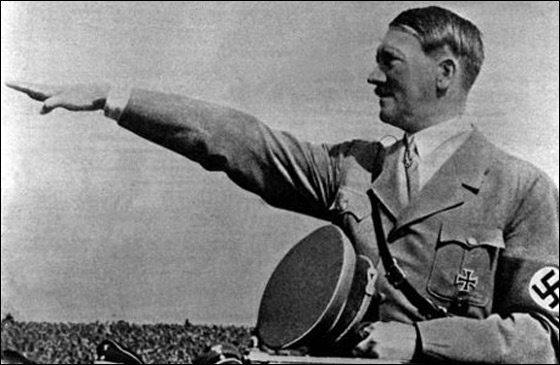 طائفة يهودية في الهند تدفع ممثلا بارزا للانسحاب من فيلم هتلر!!  صورة رقم 2