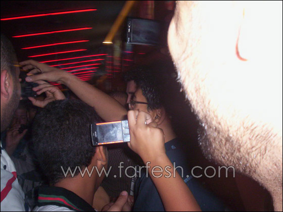 محمد سعد وسط جمهوره في أولى أيام عرض اللمبي 8 جيجا صورة رقم 3 محمد سعد وسط جمهوره في أولى أيام عرض اللمبي 8 جيجا صورة رقم 3