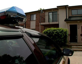 أم تدفع بإبنتها نحو الفجور للحصول على وجبة المخدرات!! صورة رقم 1