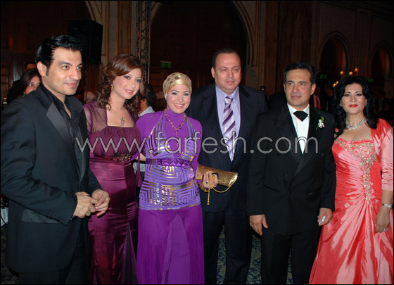 رجال الفن والسياسة يجتمعون في زفاف إبنة الفنان محمد ثروت!    صورة رقم 5