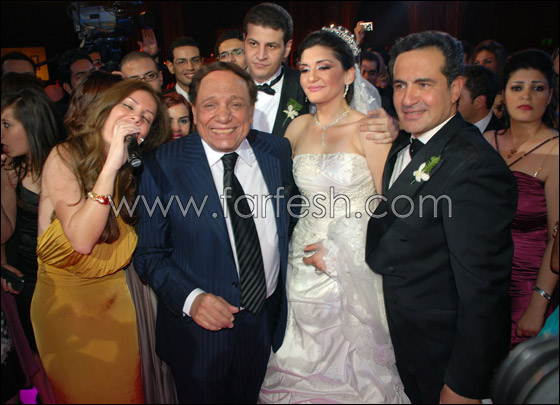 رجال الفن والسياسة يجتمعون في زفاف إبنة الفنان محمد ثروت!    صورة رقم 3