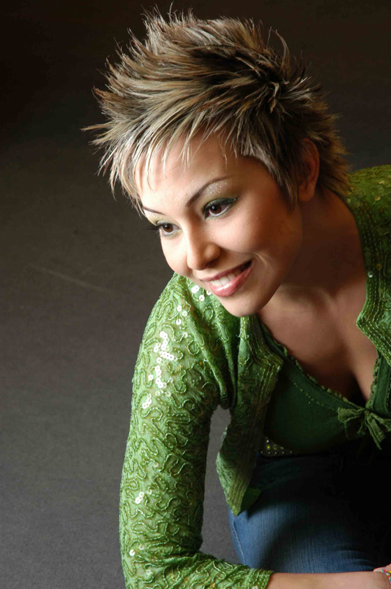 سلمى غزالي تأمل فوز منتخب بلدها على الأميركان وتعد بحفلتين!  صورة رقم 7