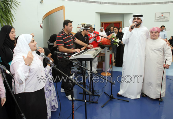 الجسمي عاش لحظات من السعادة والفرح مع اطفال مركز راشد  صورة رقم 2