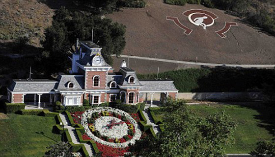 مع اقتراب ذكرى وفاته.. عشاق جاكسون يصابون بخيبة أمل!  صورة رقم 2